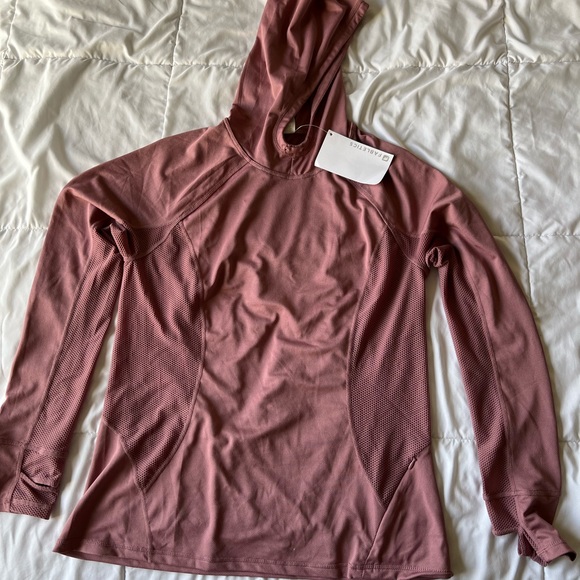 Fabletics Alecia performance pullover - Picture 2 of 3